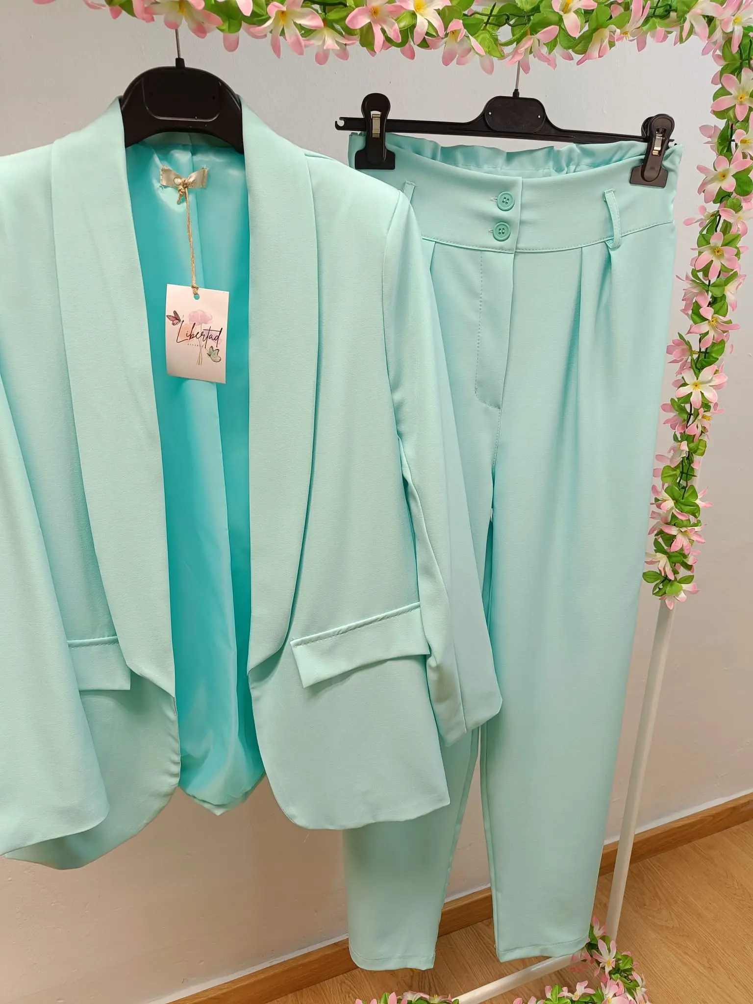 TRAJE DOS PIEZAS