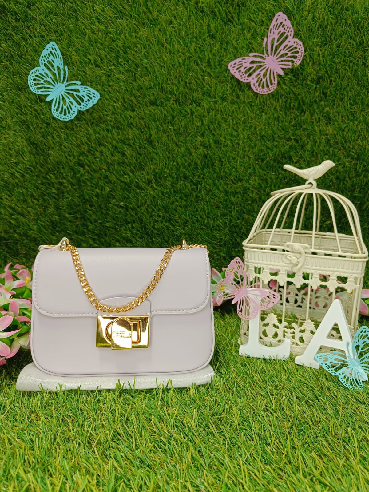 BOLSO CON CADENA